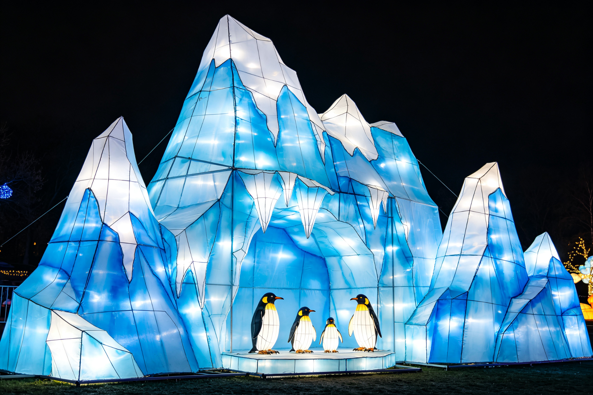 Iceberg Lantern - Custom Lanterns by Zigong Sun Culture
